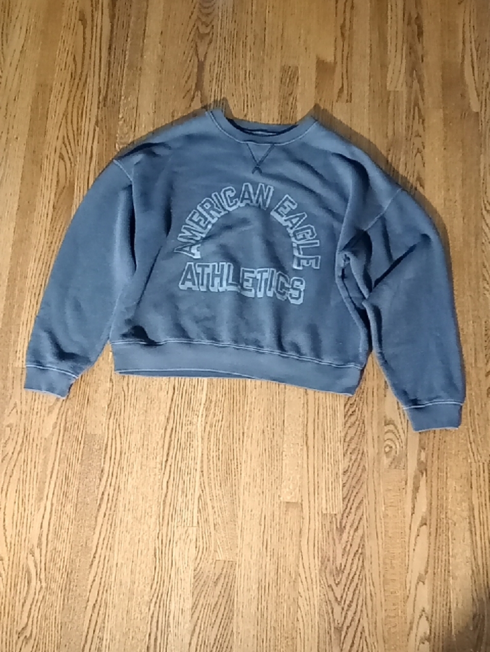 American Eagle Crop Sweater Size Small Ptp 24" L 22" soft